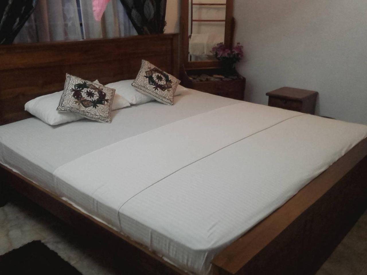 Kavee Guest Hotel Bentota Bagian luar foto