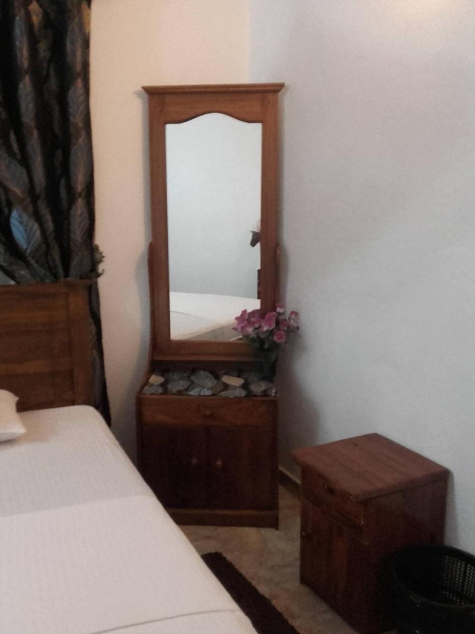 Kavee Guest Hotel Bentota Bagian luar foto