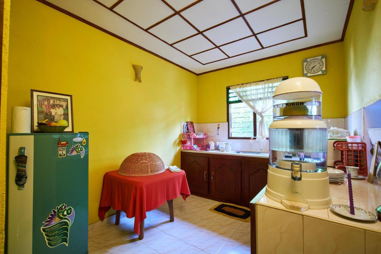 Kavee Guest Hotel Bentota Bagian luar foto
