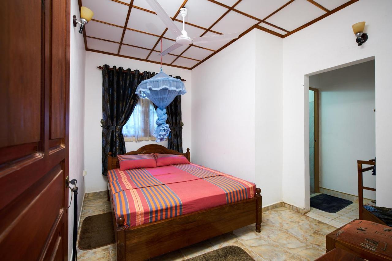 Kavee Guest Hotel Bentota Bagian luar foto