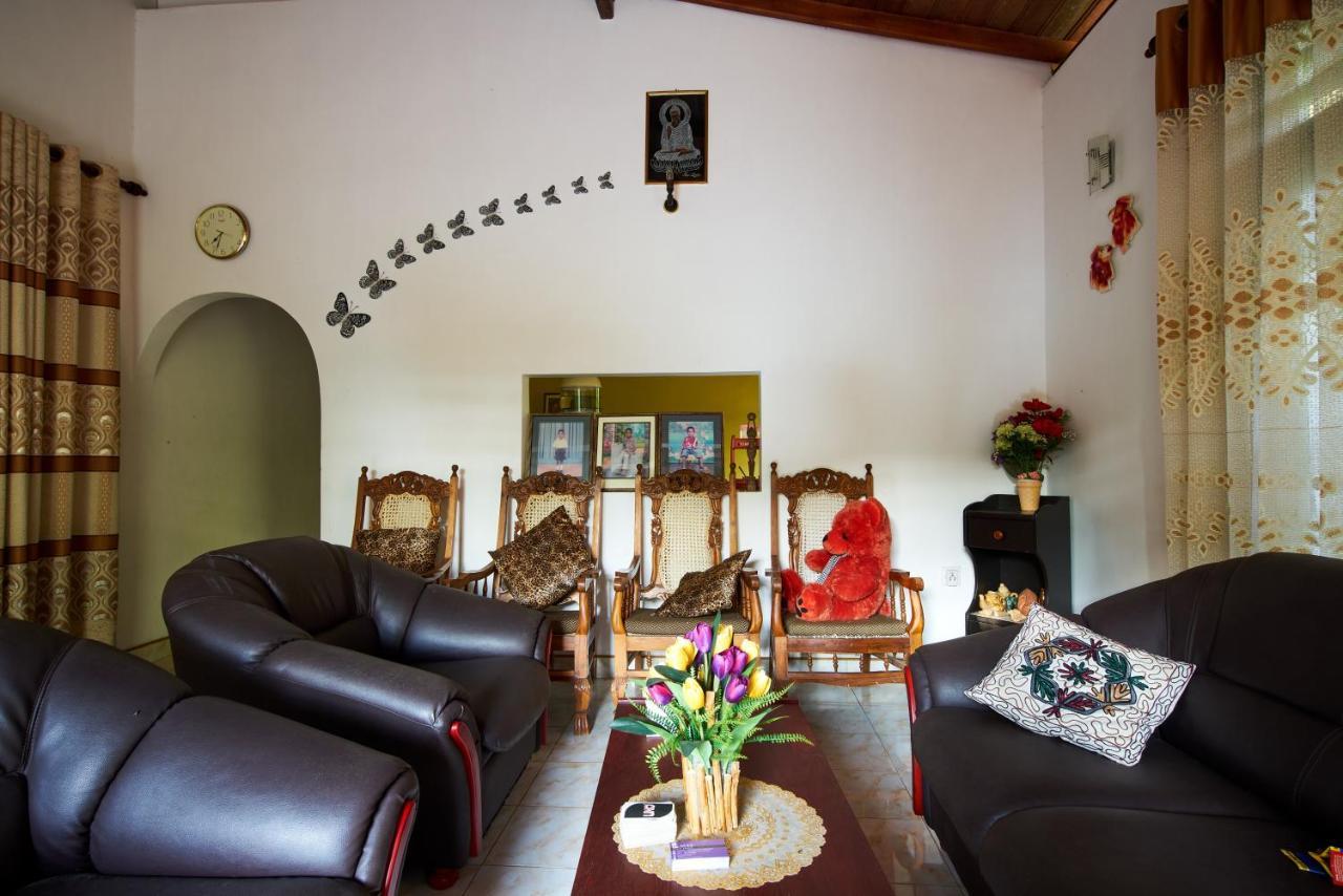 Kavee Guest Hotel Bentota Bagian luar foto