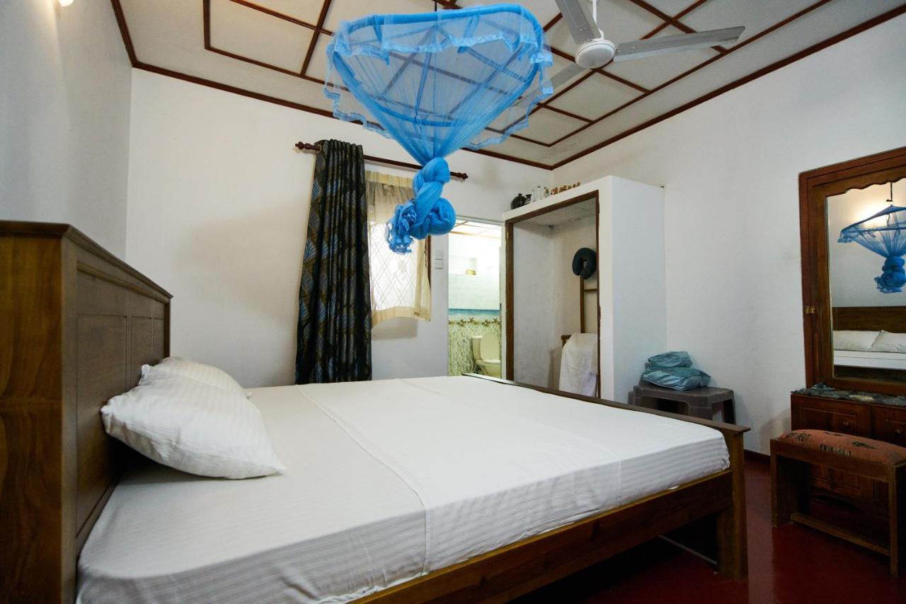 Kavee Guest Hotel Bentota Bagian luar foto