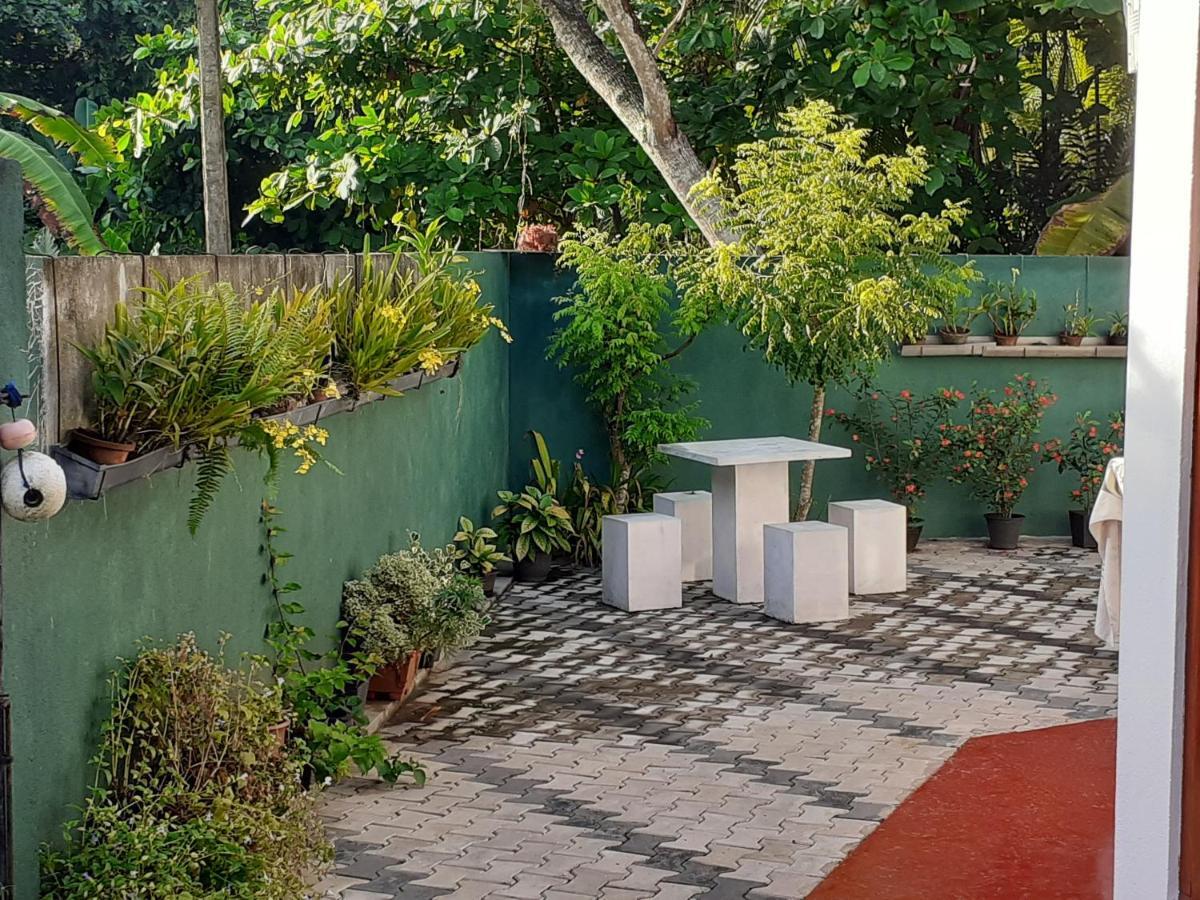 Kavee Guest Hotel Bentota Bagian luar foto